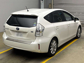 TOYOTA PRIUS ALPHA 2012
