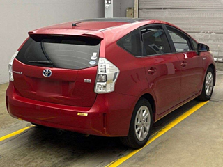 TOYOTA PRIUS ALPHA 2012