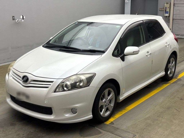 TOYOTA AURIS 2010