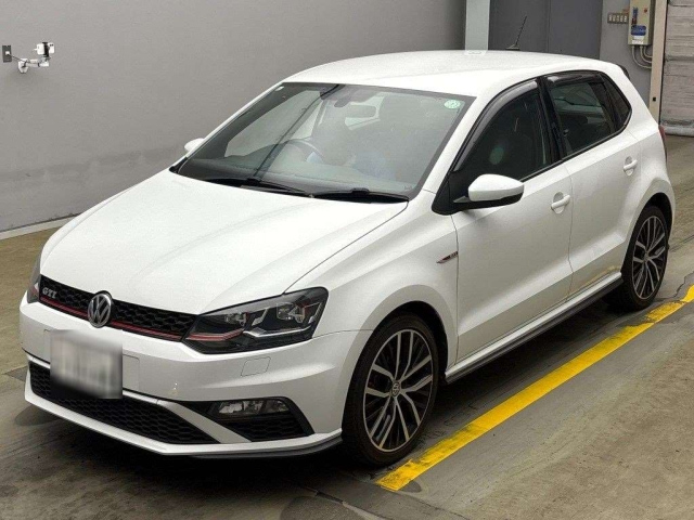 VOLKSWAGEN POLO 2015