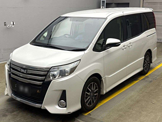 TOYOTA NOAH 2014