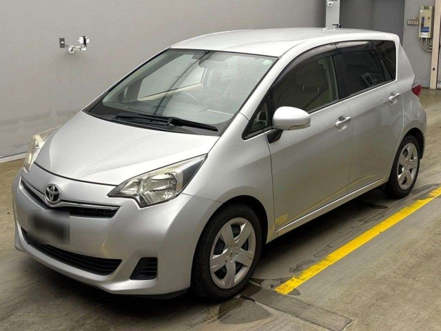 TOYOTA RACTIS 2013