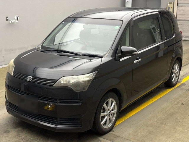 TOYOTA SPADE 2013