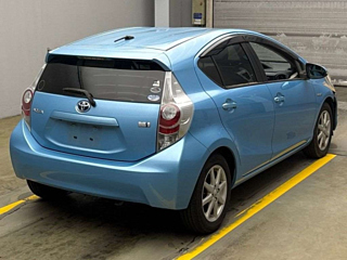 TOYOTA AQUA 2012