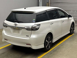 TOYOTA WISH 2014