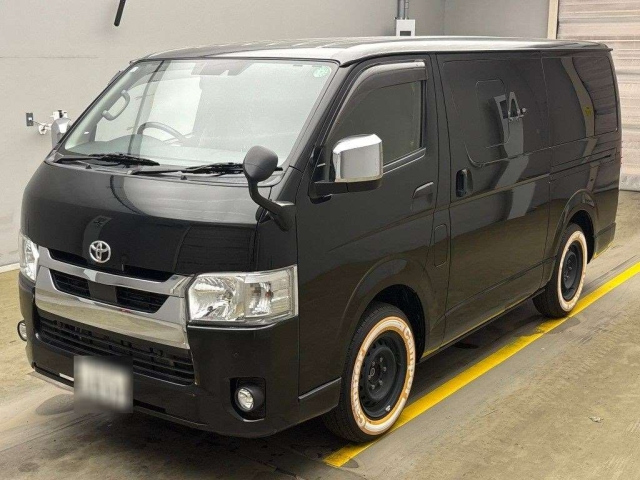TOYOTA HIACE VAN 2021