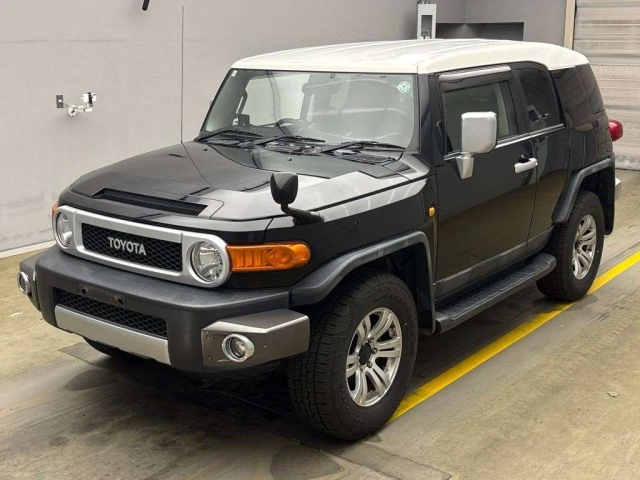 TOYOTA FJ CRUISER 2011