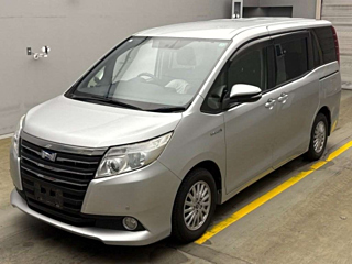 TOYOTA NOAH 2014