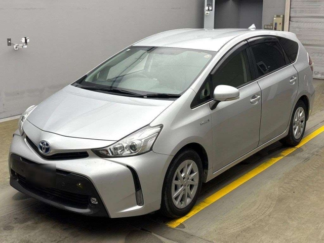 TOYOTA PRIUS ALPHA 2014