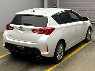 TOYOTA AURIS 2012