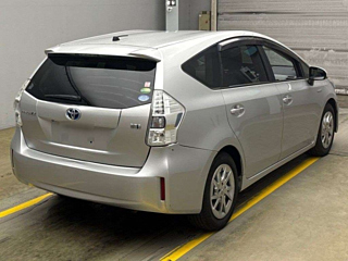 TOYOTA PRIUS ALPHA 2014