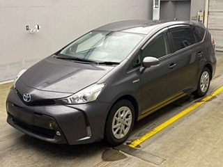 TOYOTA PRIUS ALPHA 2015