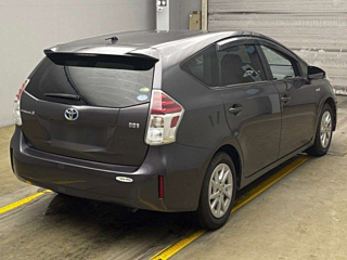 TOYOTA PRIUS ALPHA 2015