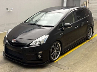 TOYOTA PRIUS ALPHA 2014