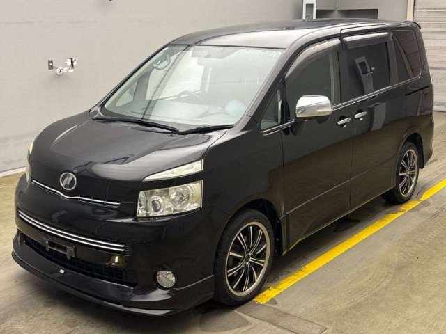 TOYOTA VOXY 2009