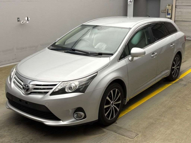 TOYOTA AVENSIS WAGON 2012