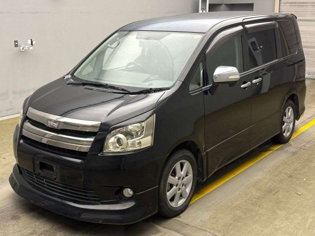 TOYOTA NOAH 2008