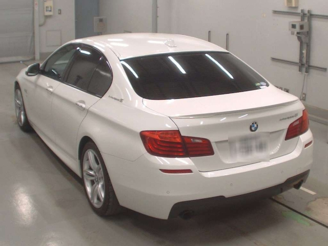 BMW 5 SERIES 2013