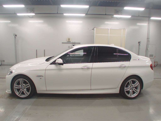 BMW 5 SERIES 2013