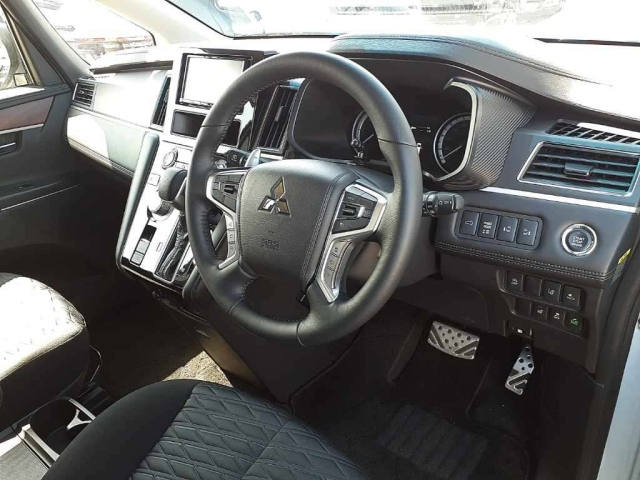 MITSUBISHI DELICA D5 2024