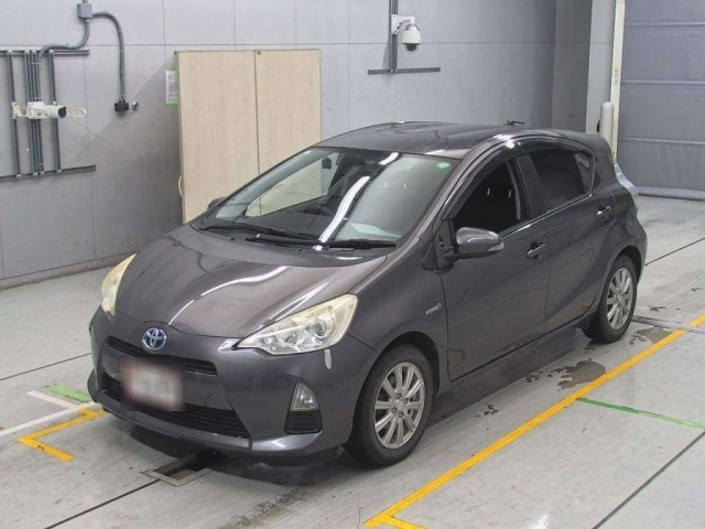 TOYOTA AQUA 2013