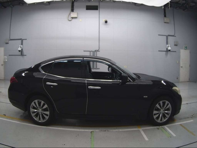 NISSAN FUGA 2009