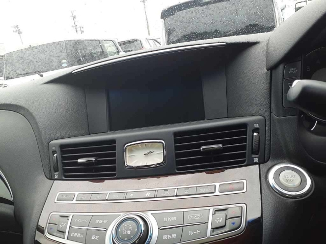 NISSAN FUGA 2009
