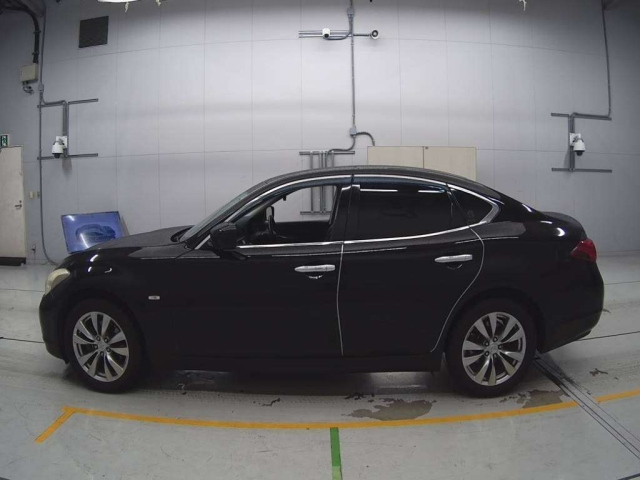 NISSAN FUGA 2009