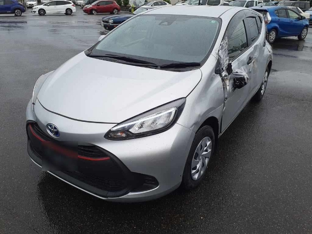 TOYOTA AQUA 2022