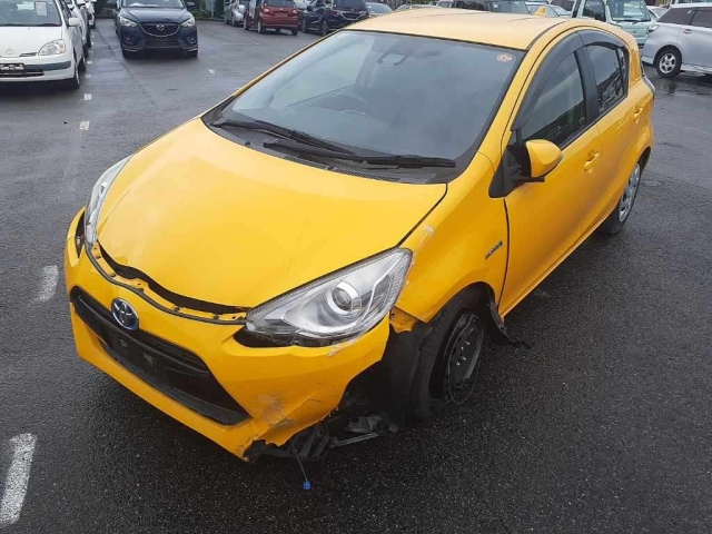 TOYOTA AQUA 2016