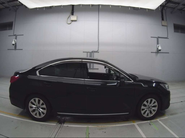 SUBARU LEGACY B4 2017