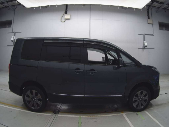 MITSUBISHI DELICA D5 2024