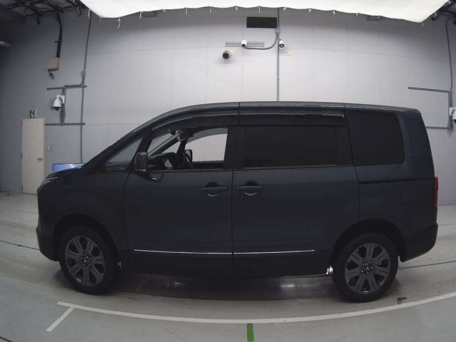MITSUBISHI DELICA D5 2024