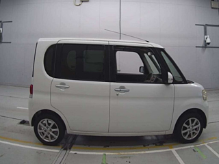 DAIHATSU TANTO 2011