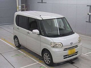 DAIHATSU TANTO 2011