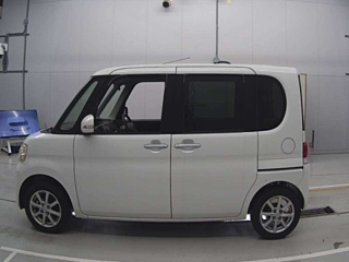 DAIHATSU TANTO 2011