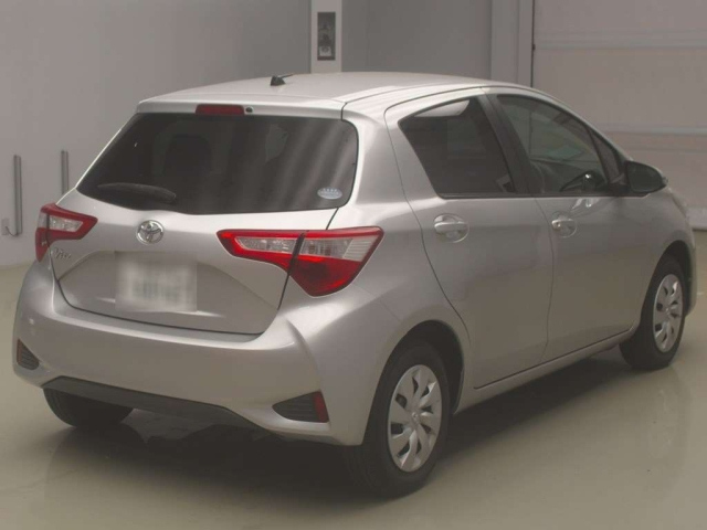 TOYOTA VITZ 2018