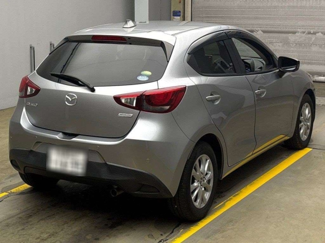 MAZDA DEMIO 2015
