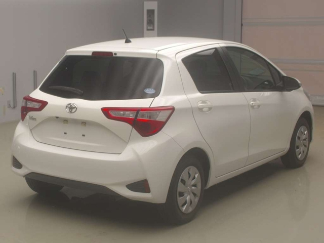 TOYOTA VITZ 2019