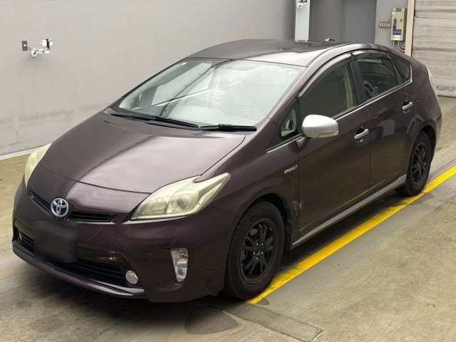 TOYOTA PRIUS 2013
