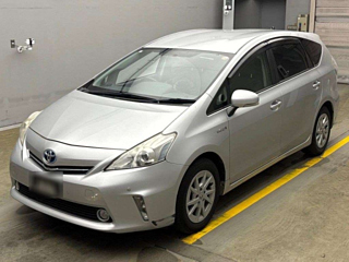 TOYOTA PRIUS ALPHA 2013