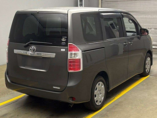 TOYOTA NOAH 2008