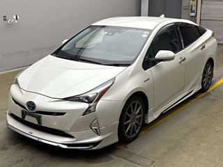 TOYOTA PRIUS 2018