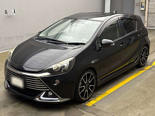 TOYOTA AQUA 2016