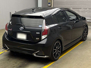 TOYOTA AQUA 2016