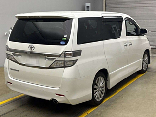 TOYOTA VELLFIRE 2013