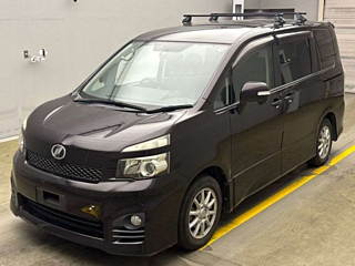 TOYOTA VOXY 2010