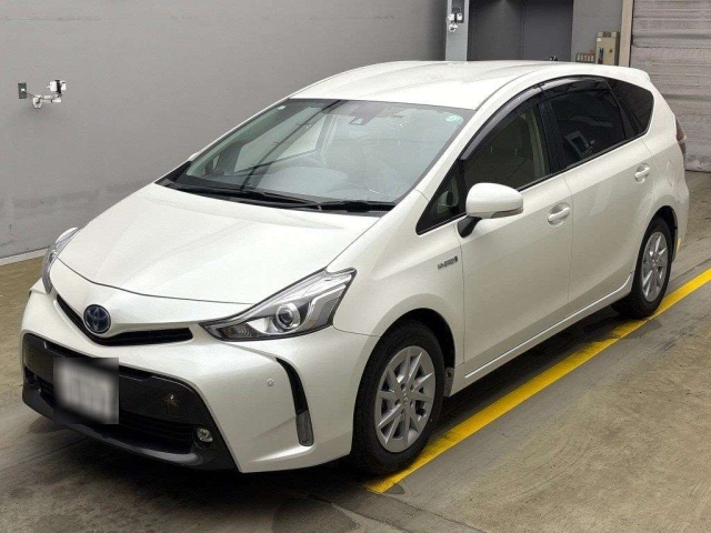 TOYOTA PRIUS ALPHA 2016