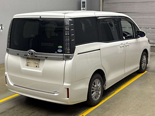 TOYOTA VOXY 2014