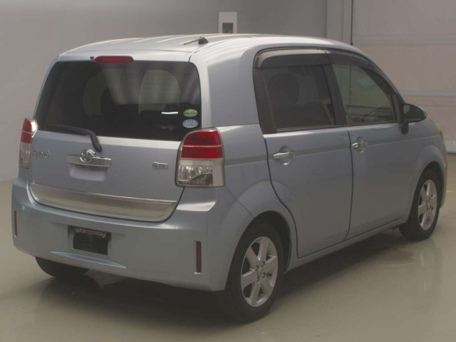 TOYOTA SPADE 2012